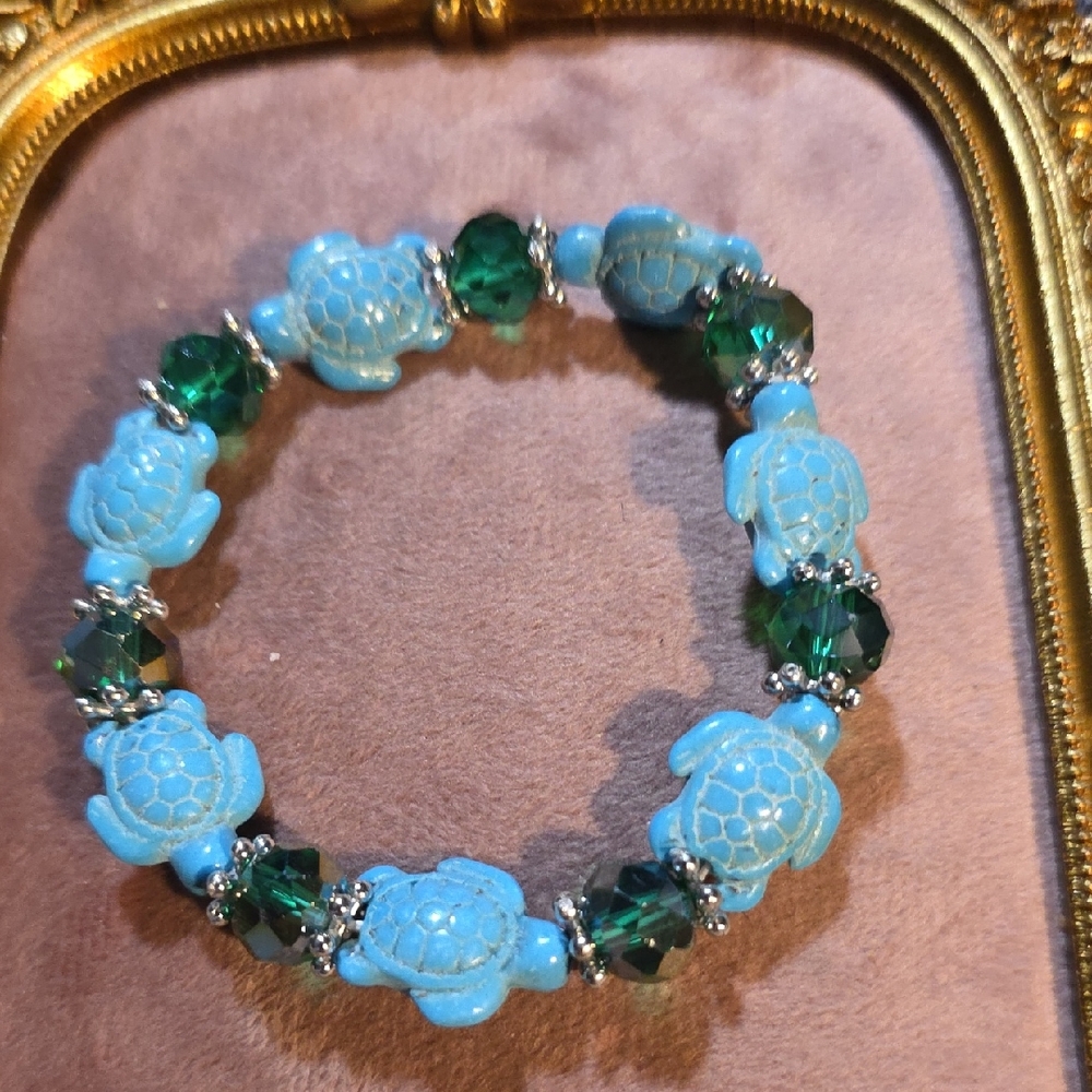 Turquoise and Green Turtle Beaded Bracelet NWT